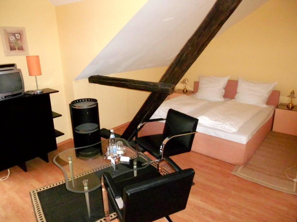 Hahne Hotel Und Appartements Laatzen Extérieur photo