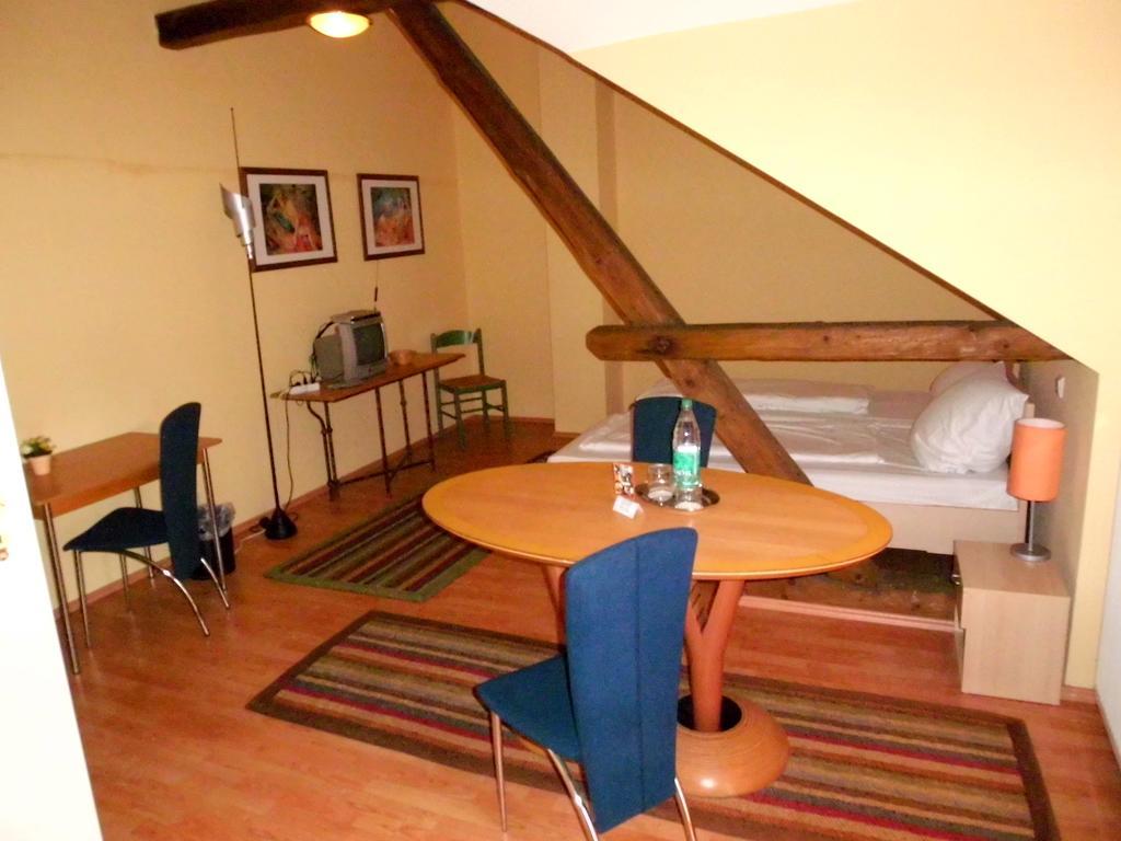 Hahne Hotel Und Appartements Laatzen Extérieur photo